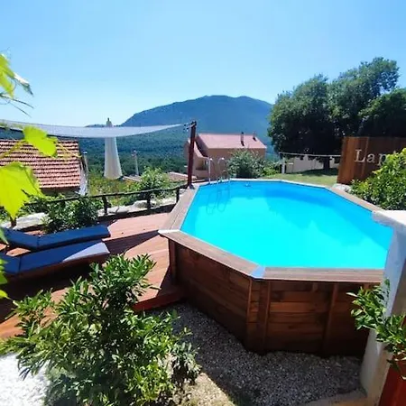 Old House Lapis- Pool, Hot Tub, Bbq Vakantiehuis *