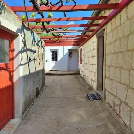Old House Lapis- Pool, Hot Tub, Bbq